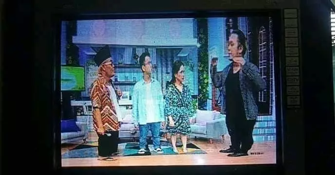 tayangan TV rusak berbagai sumber