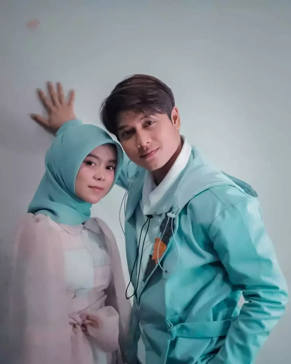 Potret Lesty Kejora & Rizky Billar di HUT SCTV © 2020 Instagram