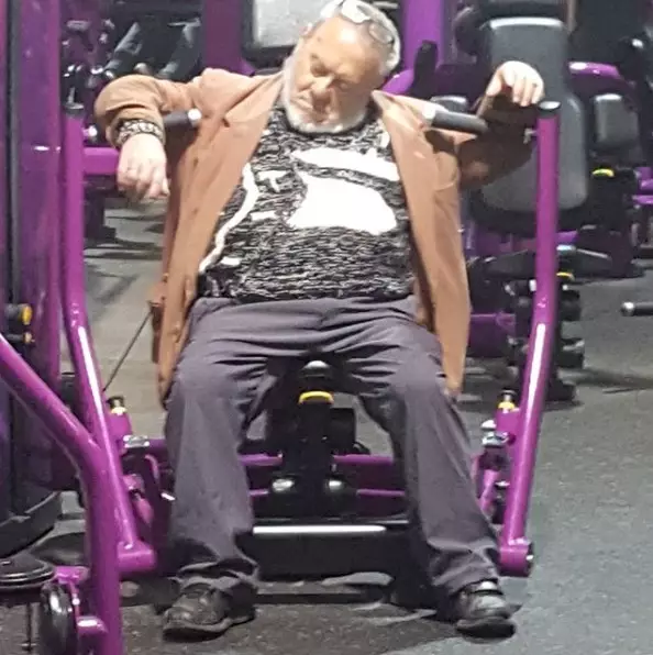 Kelakuan nyeleneh saat ngegym Berbagai sumber Kelakuan nyeleneh saat ngegym Berbagai sumber