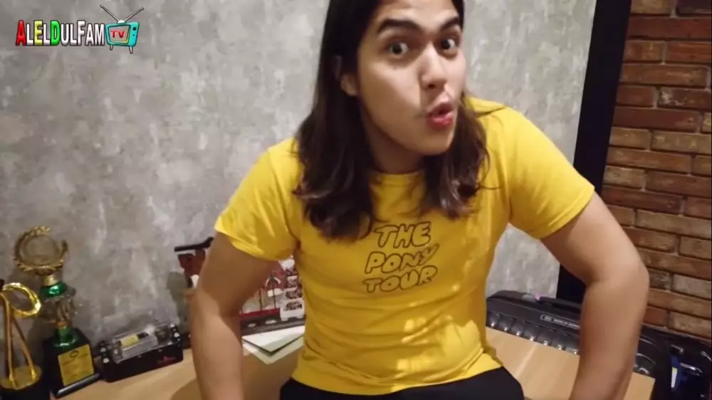 Dul Jaelani cium pipi anak Parto © 2020 brilio.net Dul Jaelani cium pipi anak Parto © 2020 brilio.net