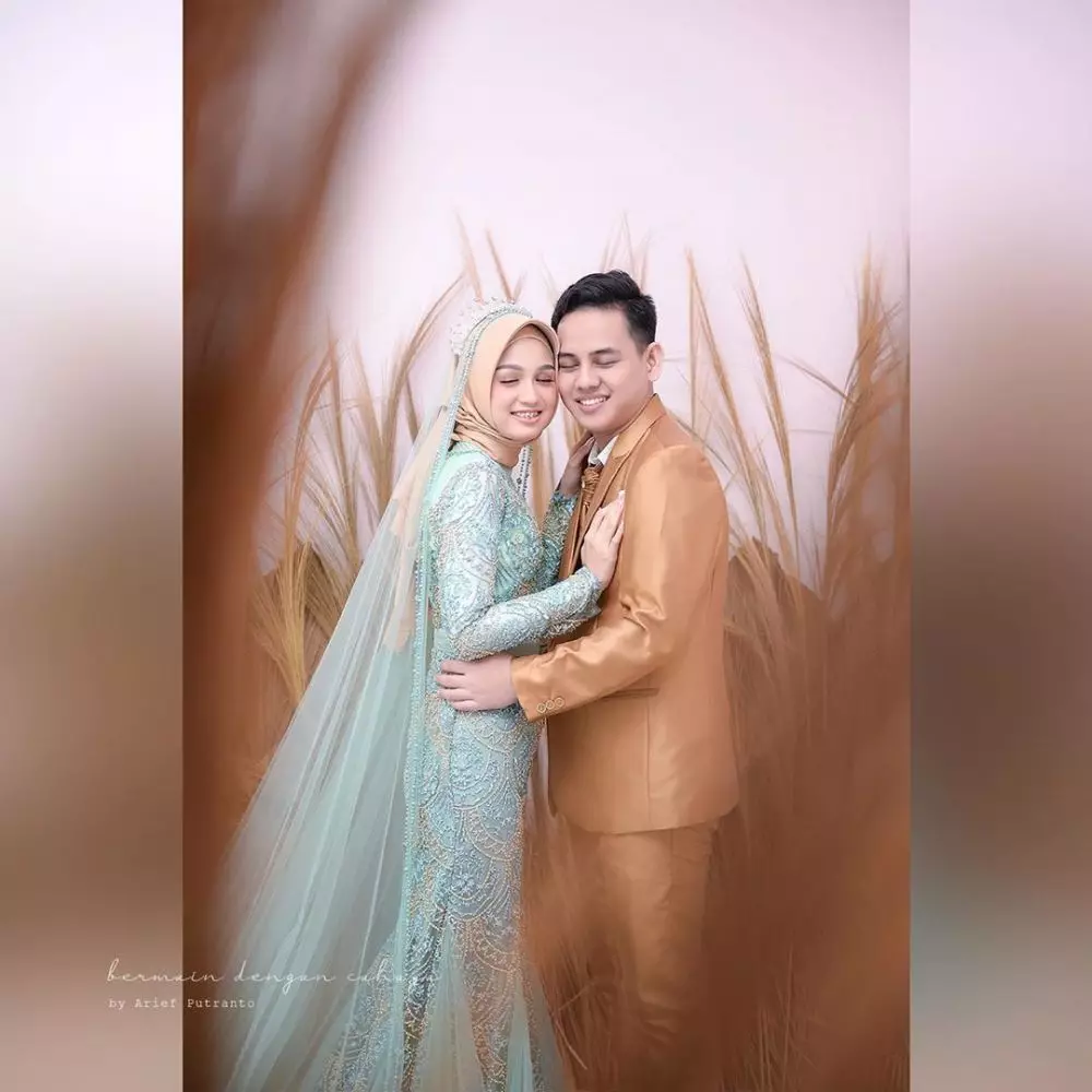  Gaya post wedding kakak Dinda Hauw © 2020 Instagram