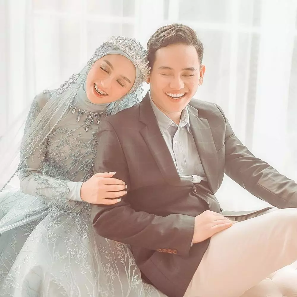  Gaya post wedding kakak Dinda Hauw © 2020 Instagram