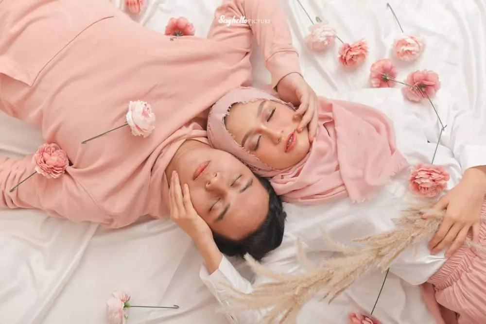  Gaya post wedding kakak Dinda Hauw © 2020 Instagram