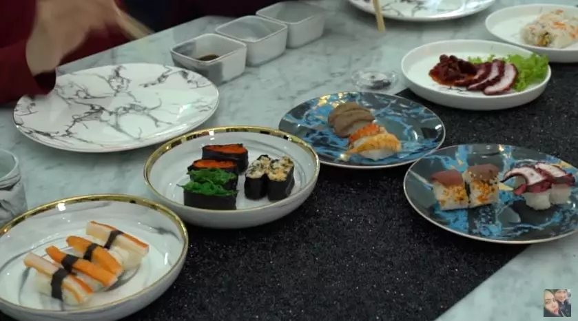 Potret kedekatan Kartika Putri dan mertua © 2020 YouTube/KartikaPutriOfficial