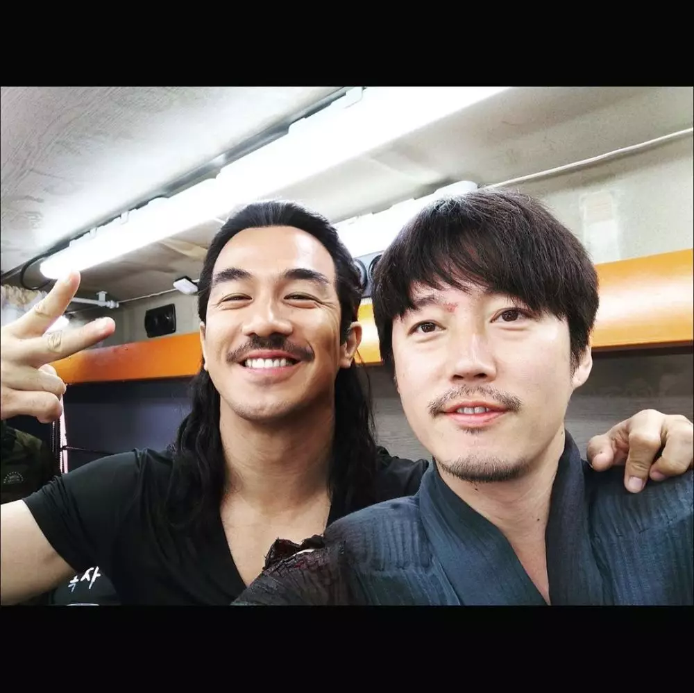 Joe Taslim syuting film Korea © 2020 brilio.net Instagram