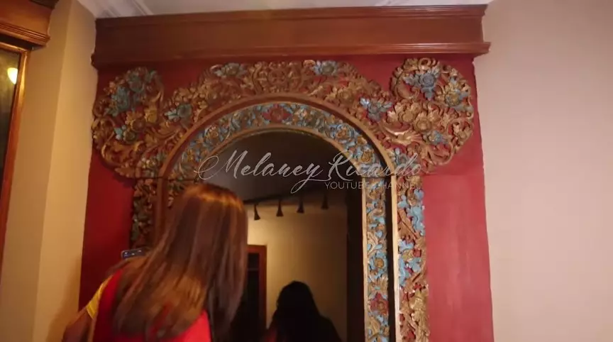 Potret rumah masa kecil Jennifer Jill YouTube/ Melaney Ricardo