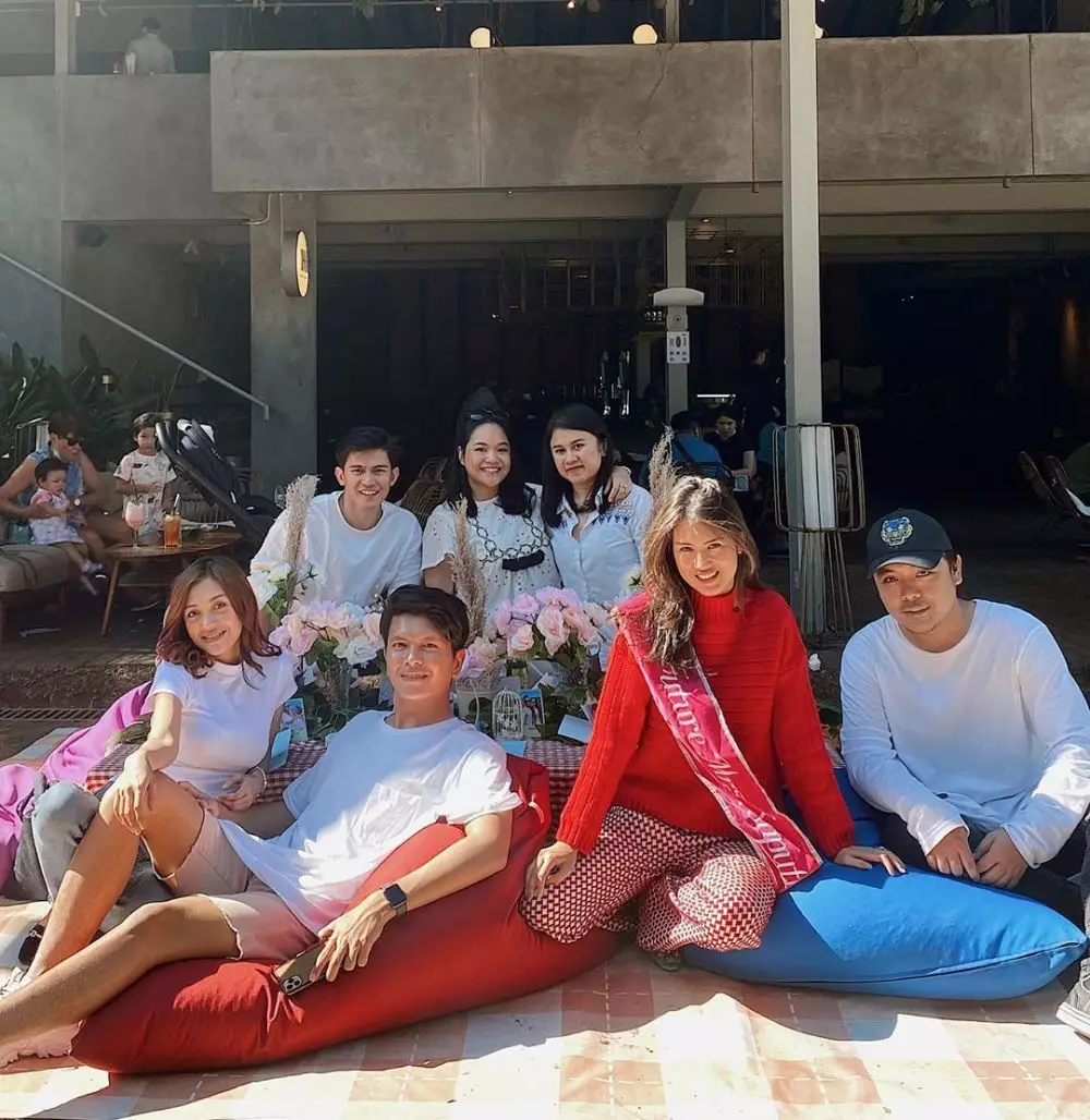 bridal shower Atries Instagram