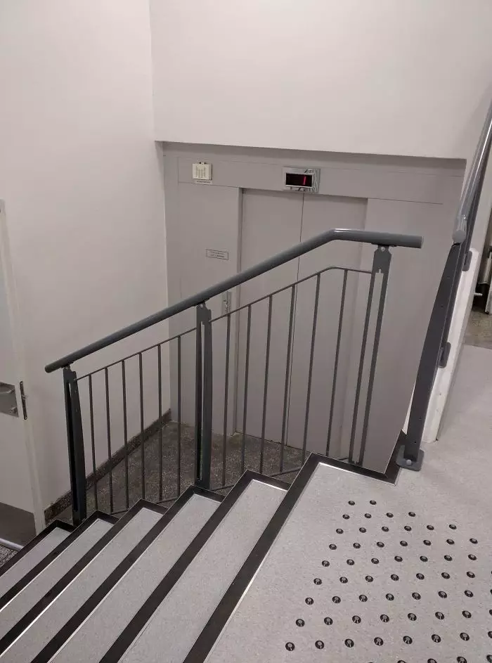 tangga tak masuk akal berbagai sumber