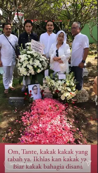 potret pemakaman Barli instagram 