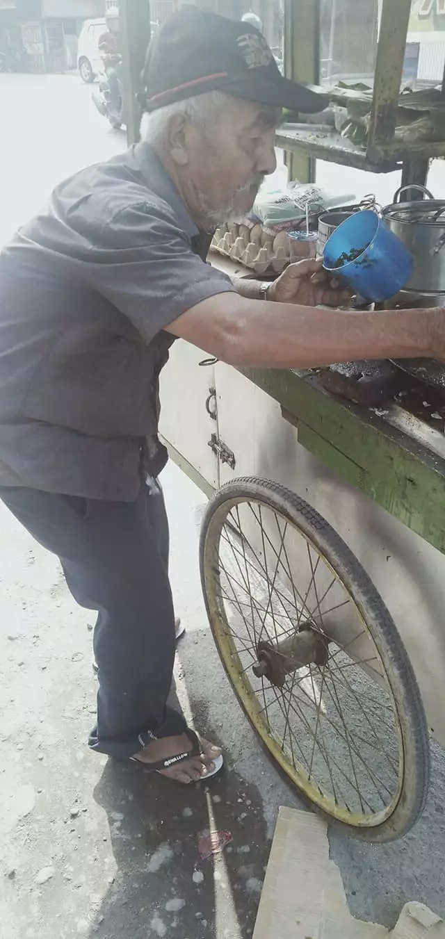 kakek stroke jualan keliling facebook kakek stroke jualan keliling facebook