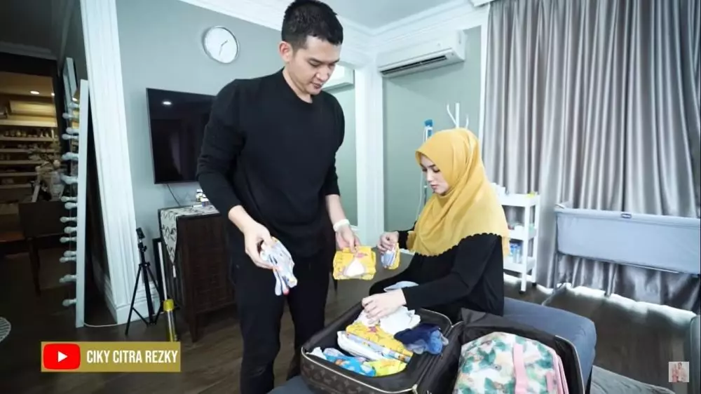 Rezky Aditya jadi suami siaga instagram 