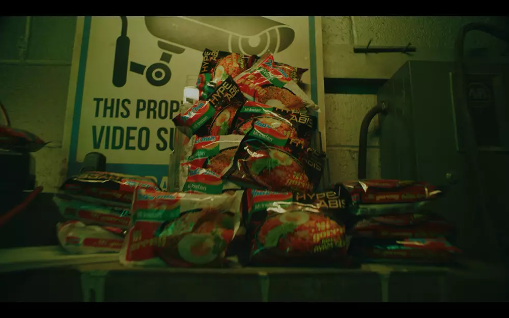 5 Alasan “Love in My Pocket” Rich Brian viral di YouTube, ada Indomie berbagai sumber 5 Alasan “Love in My Pocket” Rich Brian viral di YouTube, ada Indomie berbagai sumber