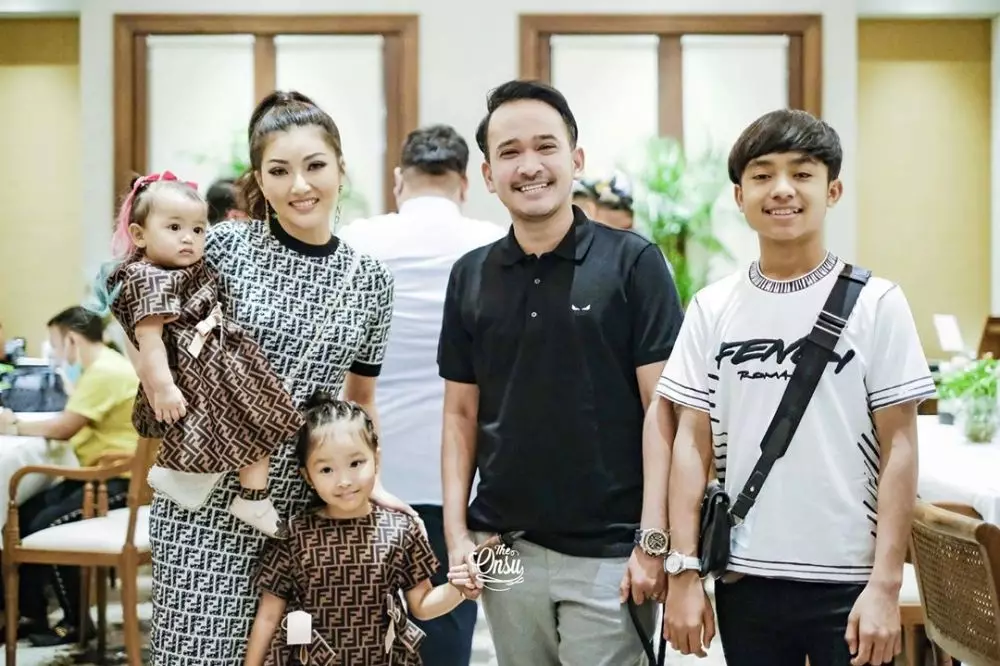 pesta ultah Sarwendah 31 berbagai sumber