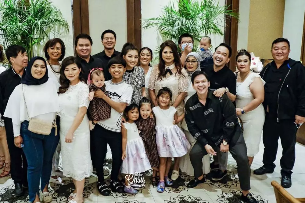 pesta ultah Sarwendah 31 berbagai sumber