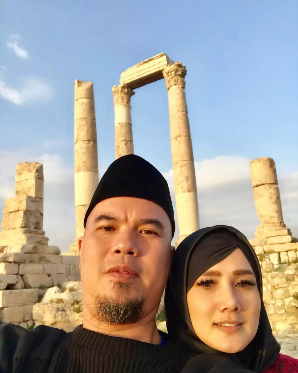 potret mesra Ahmad Dhani & Mulan Jameela © 2020 brilio.net