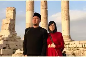 Jarang pose berdua, ini 8 potret mesra Ahmad Dhani & Mulan Jameela