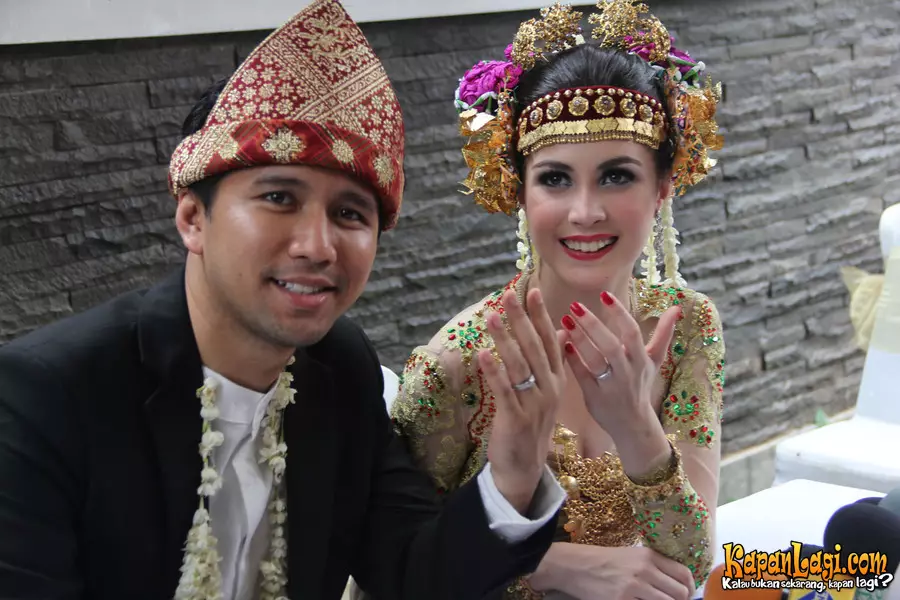 kisah cinta arumi dan emil Instagram