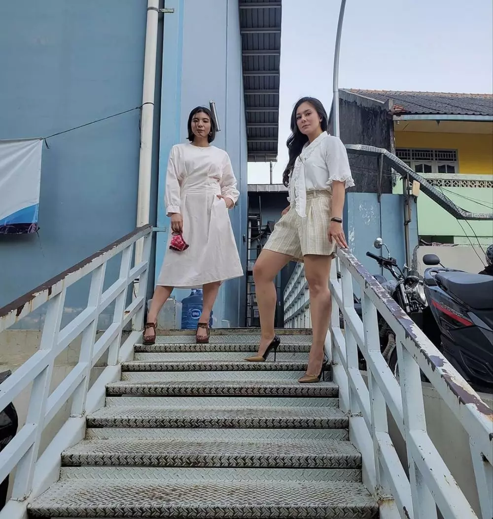 Potret kebersamaan Wulan Guritno dan Shaloom © 2020 Instagram  Potret kebersamaan Wulan Guritno dan Shaloom © 2020 Instagram