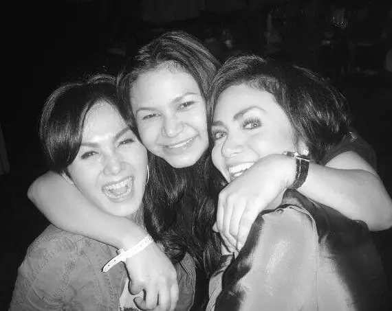 Potret lawas Yuni Shara & Krisdayanti © 2020 Instagram