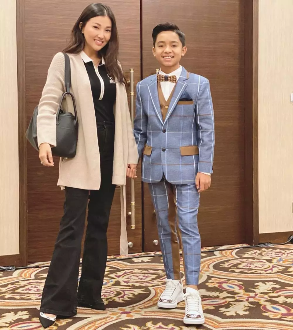 Gaya Betrand Peto dan Sarwendah tampil modis © 2020 Instagram Gaya Betrand Peto dan Sarwendah tampil modis © 2020 Instagram