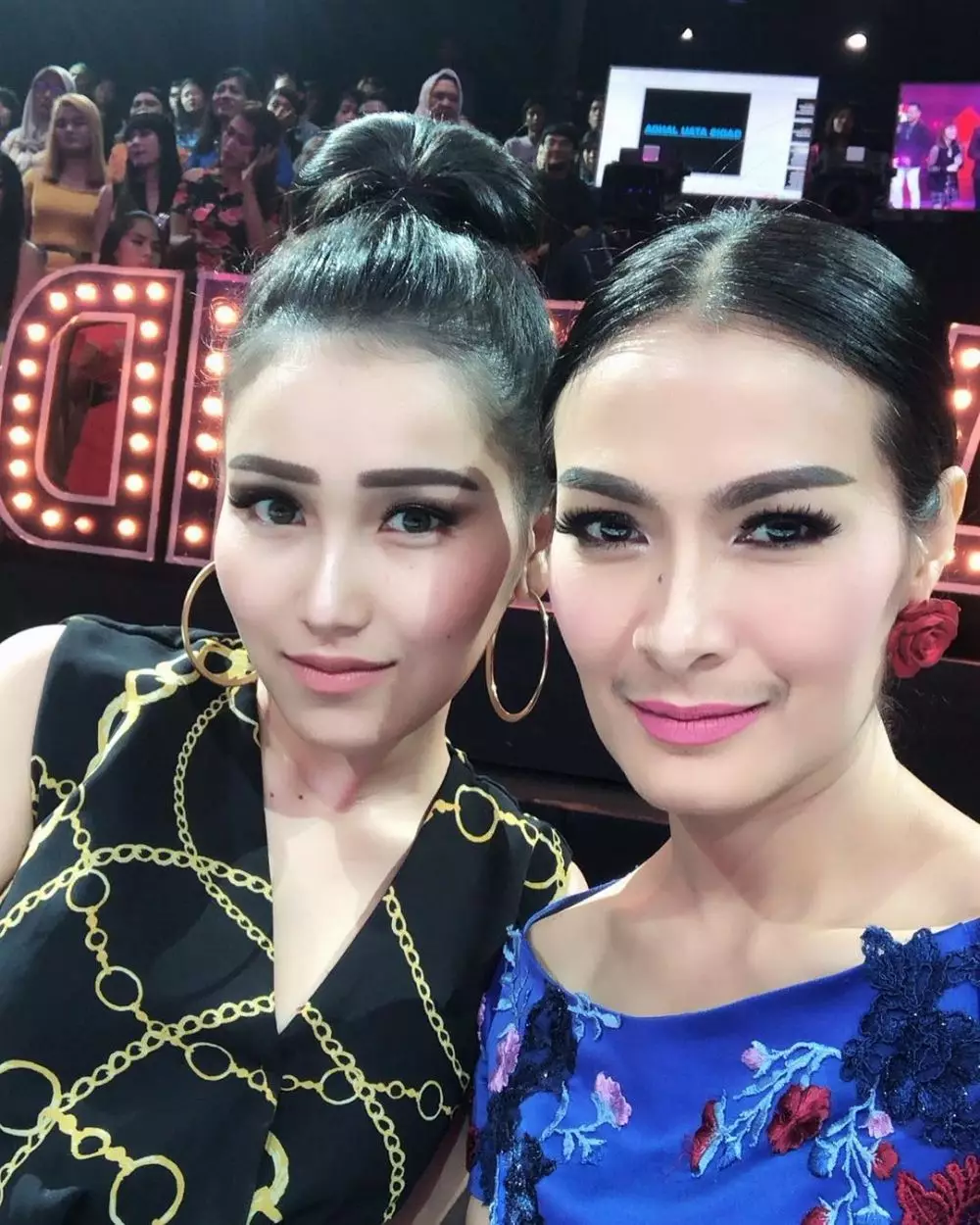 Potret persahabatan Ayu Ting Ting dan Iis Dahlia © 2020 Instagram
