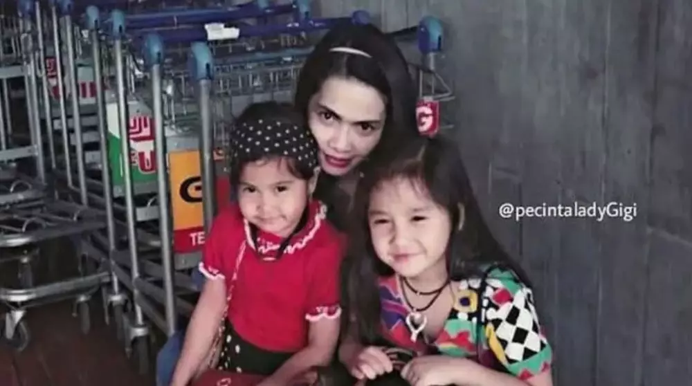 masa kecil Nagita dan Caca berbagai sumber