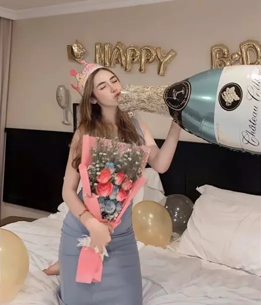 ulang tahun Syahra Larez instagram