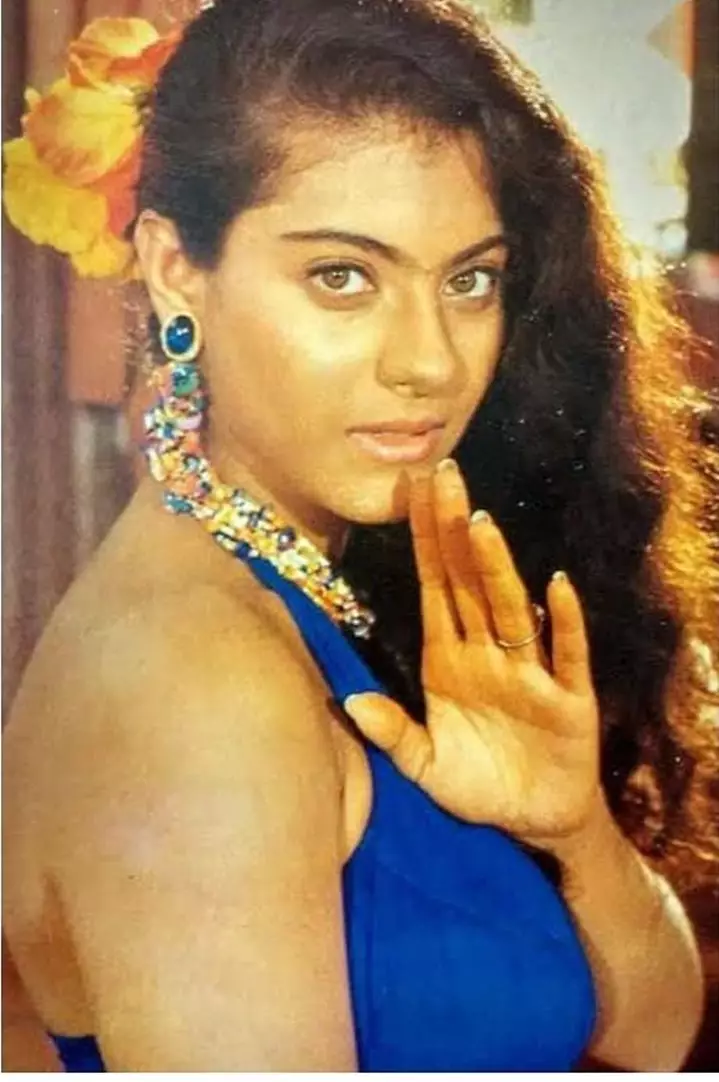 Kajol di awal karier berbagai sumber