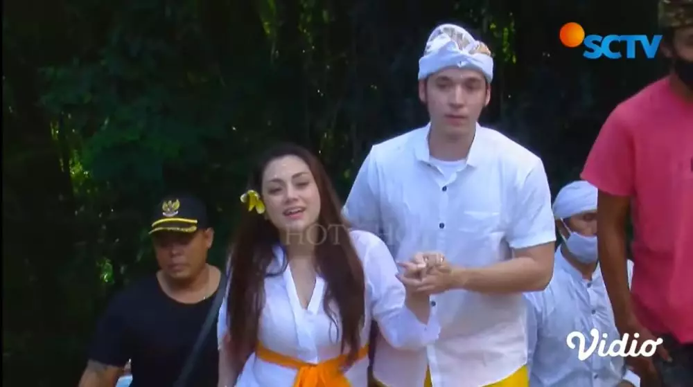 pasangan adat Bali instagram pasangan adat Bali instagram