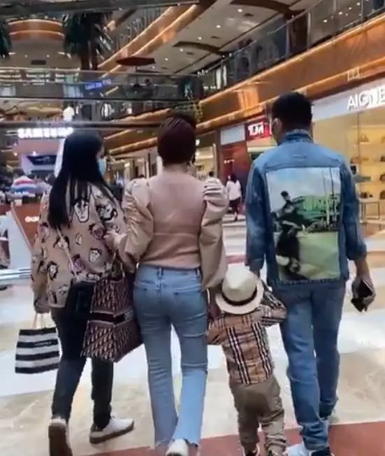 Bella Shofie dan putri sambung Instagram