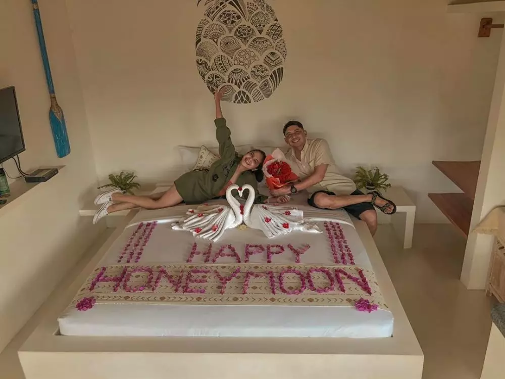 Tiwi dan suami © 2020 brilio.net Tiwi dan suami © 2020 brilio.net