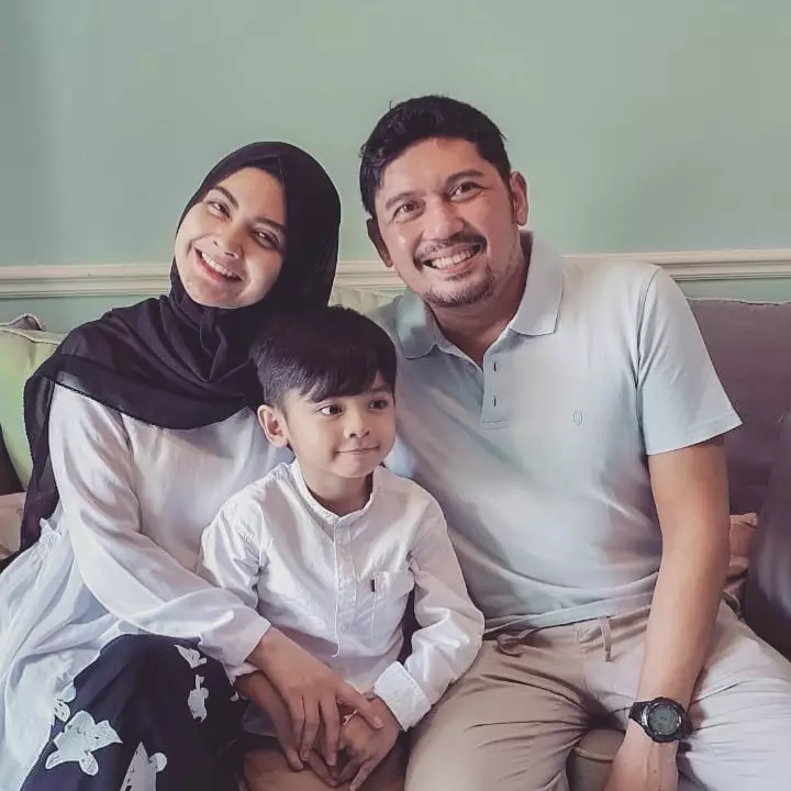 Tiwi dan suami © 2020 brilio.net Tiwi dan suami © 2020 brilio.net