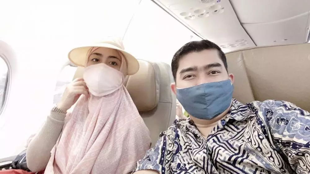 Momen liburan Ustaz Solmed & istri In