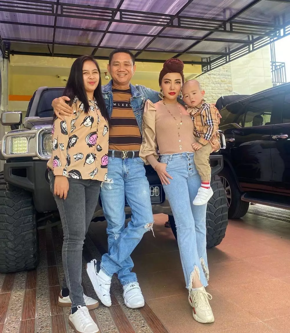 Potret harmonis Bella Shofie bareng anak tirinya © 2020 brilio.net