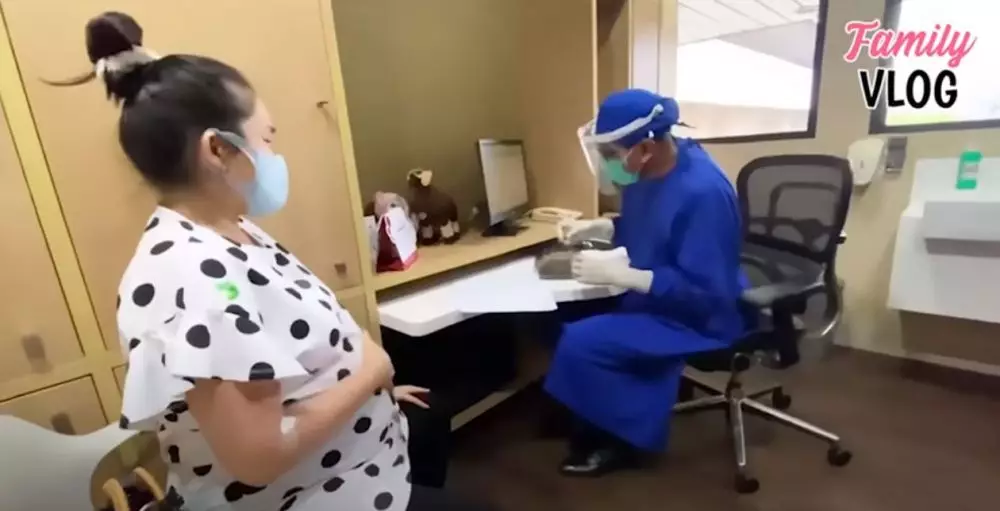 Ussy jelang lahiran anak Berbagai sumber