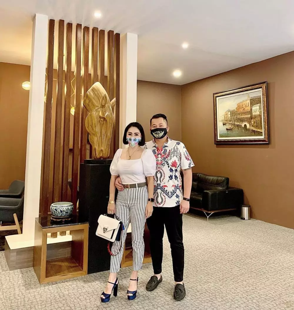 potret Femmy Permatasari & suami © 2020  Instagram/@femmypermatasari