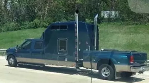 Potret modifikasi truk absurd Berbagai sumber