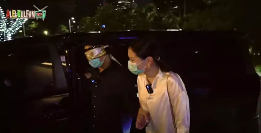 Momen kejutan ultah Al Ghazali © 2020 brilio.net Momen kejutan ultah Al Ghazali © 2020 brilio.net