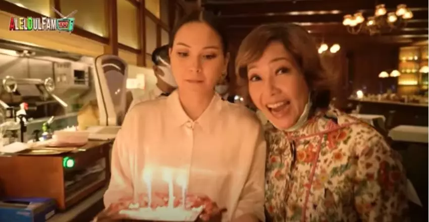 Momen kejutan ultah Al Ghazali © 2020 brilio.net Momen kejutan ultah Al Ghazali © 2020 brilio.net