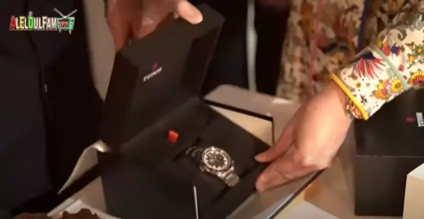 Momen kejutan ultah Al Ghazali © 2020 brilio.net Momen kejutan ultah Al Ghazali © 2020 brilio.net