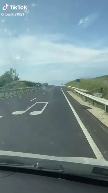 Jalan bernada Berbagai sumber