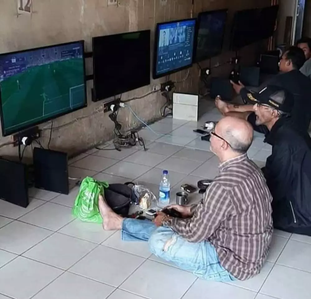 momen lucu menolak tua Instagram