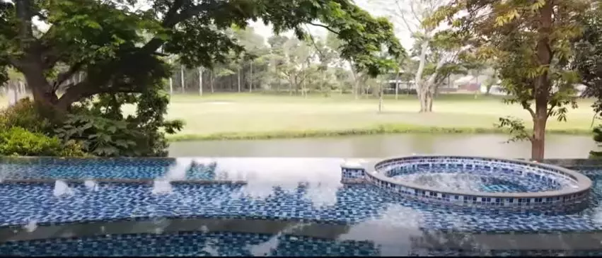 Penampakan halaman belakang rumah Momo Geisha © 2020 brilio.net Penampakan halaman belakang rumah Momo Geisha © 2020 brilio.net