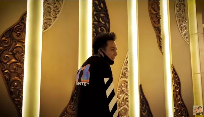 Potret ruang kerja Panji Trihatmodjo © 2020 YouTube/Baim Paula