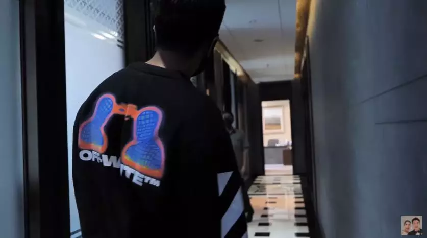 Potret ruang kerja Panji Trihatmodjo © 2020 YouTube/Baim Paula