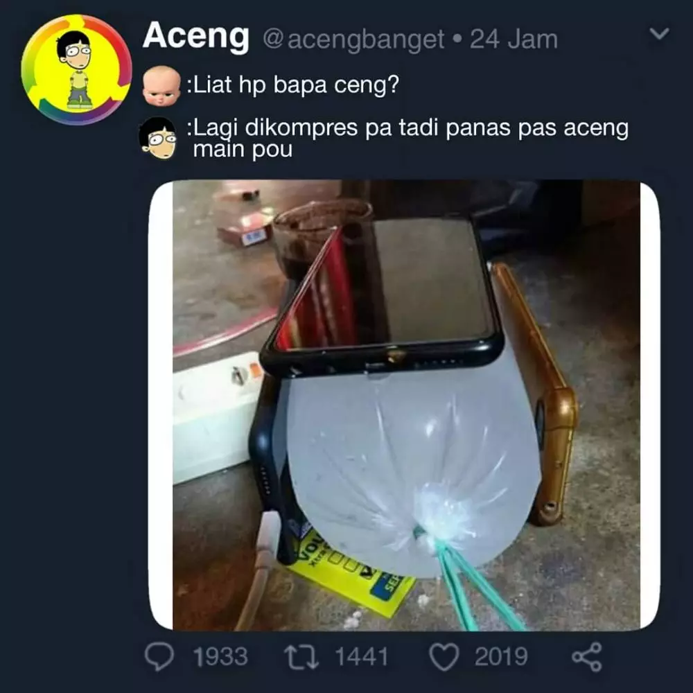 meme lucu benerin gadget © 2020 instagram.com