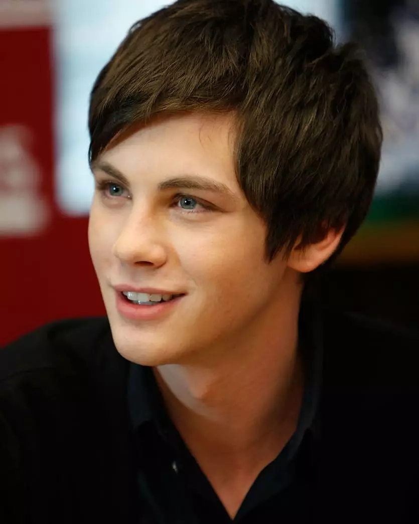 Transformasi Logan Lerman si Percy Berbagai sumber