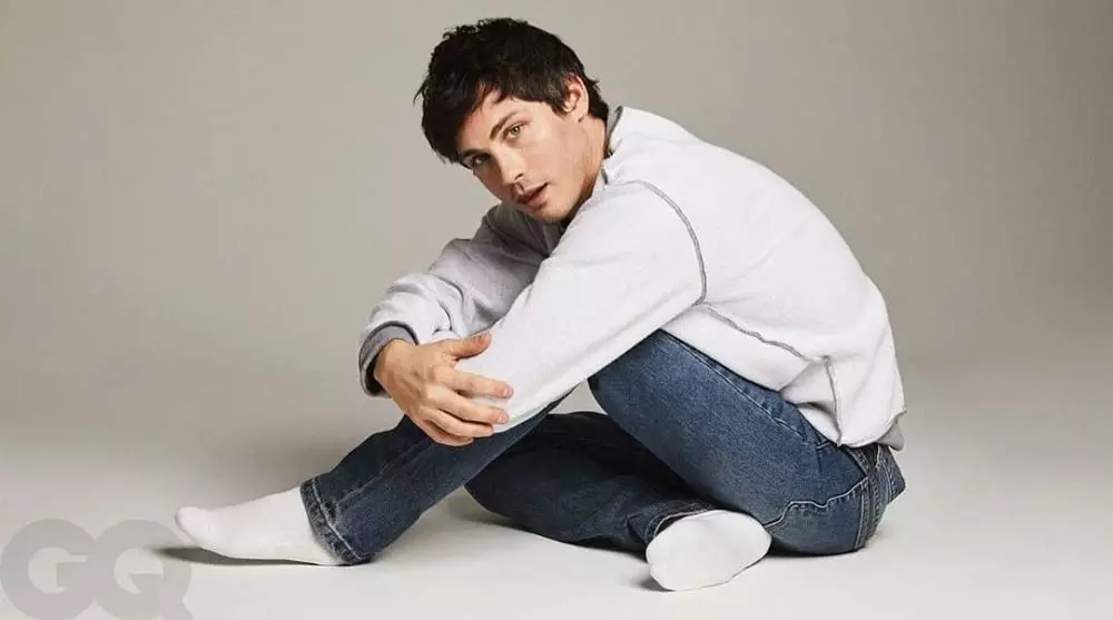 Transformasi Logan Lerman si Percy Berbagai sumber