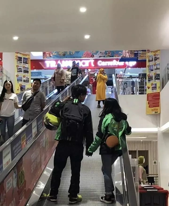 Potret beda pilihan Berbagai sumber Potret beda pilihan Berbagai sumber