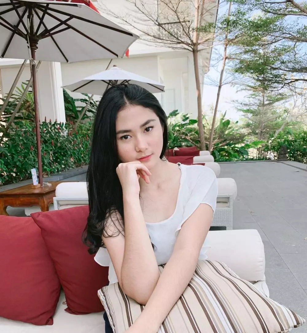 Potret terbaru mantan artis cilik Zahwa Aqilah © 2020 Instagram/@zahwaqilah Potret terbaru mantan artis cilik Zahwa Aqilah © 2020 Instagram/@zahwaqilah